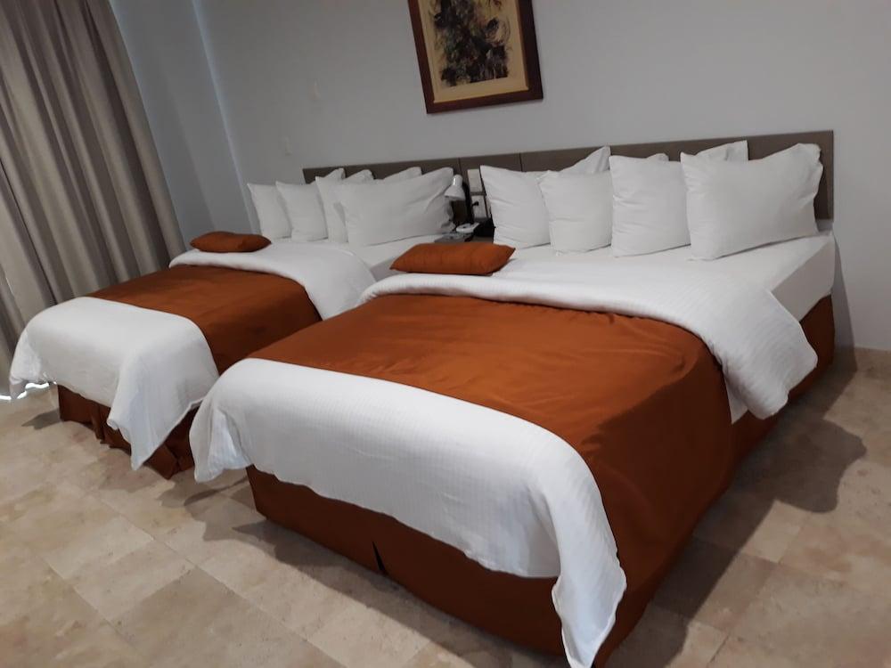 Memora Hotel & Villas Chapala Luaran gambar