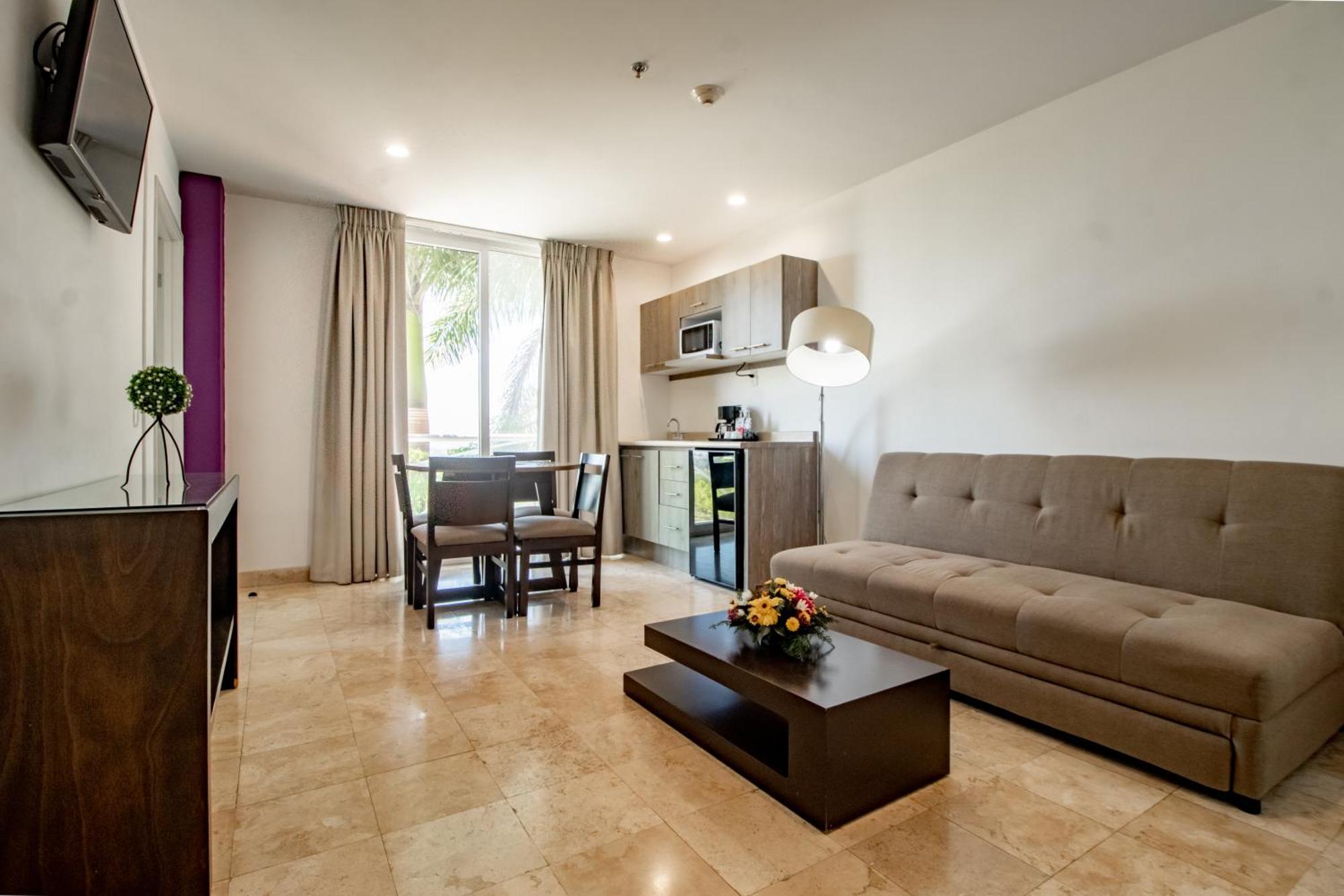 Memora Hotel & Villas Chapala Luaran gambar