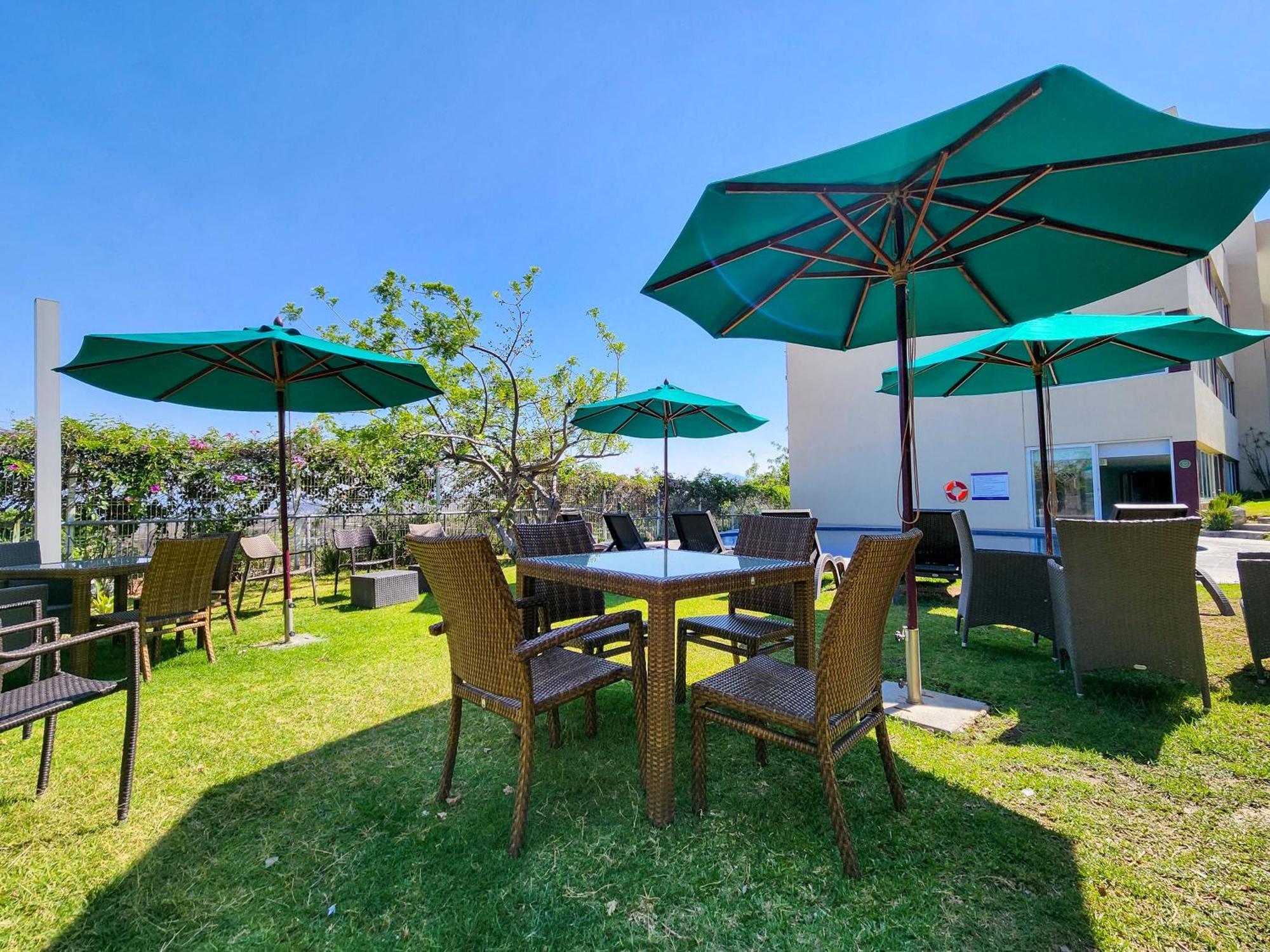 Memora Hotel & Villas Chapala Luaran gambar
