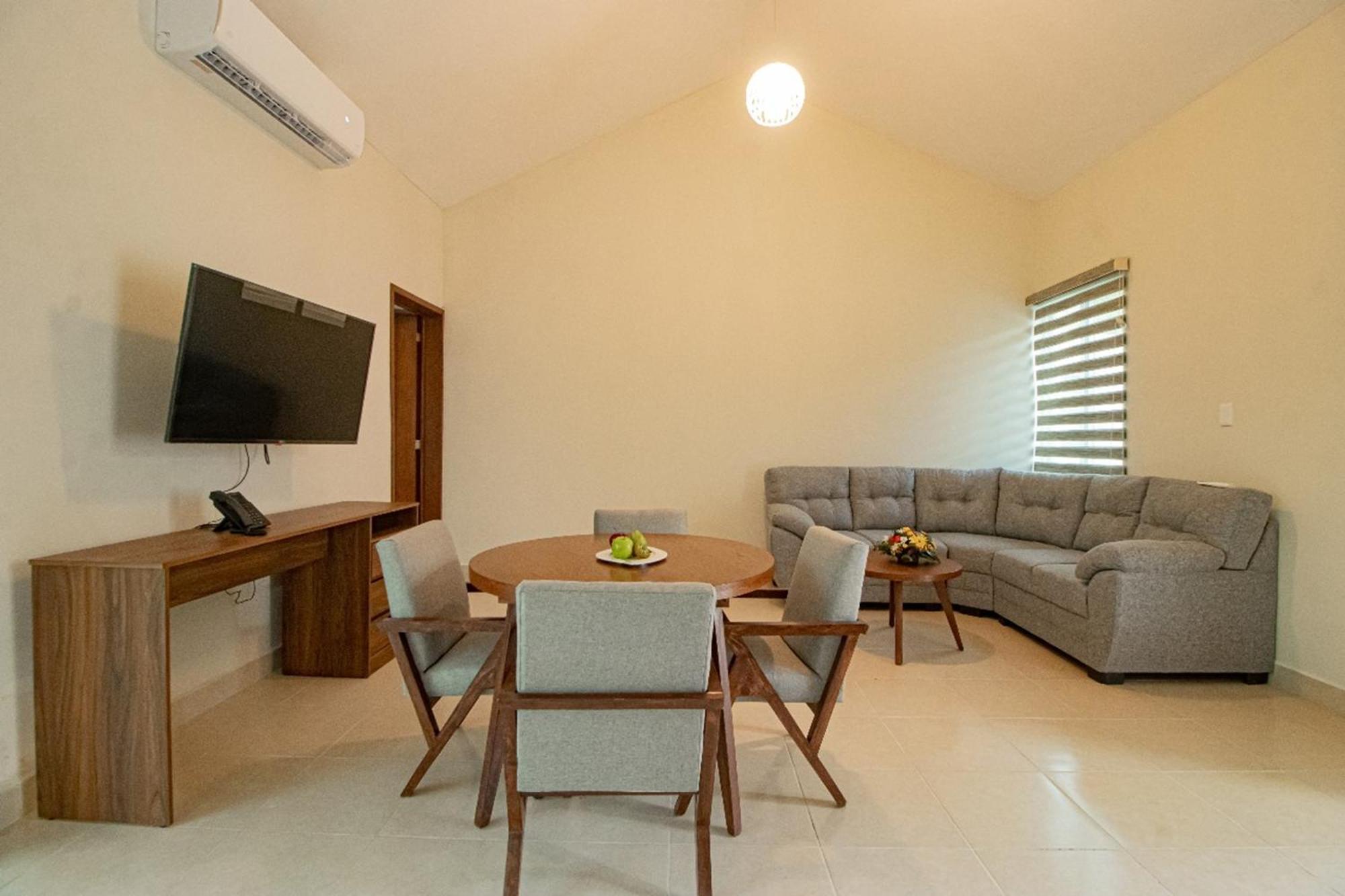 Memora Hotel & Villas Chapala Luaran gambar